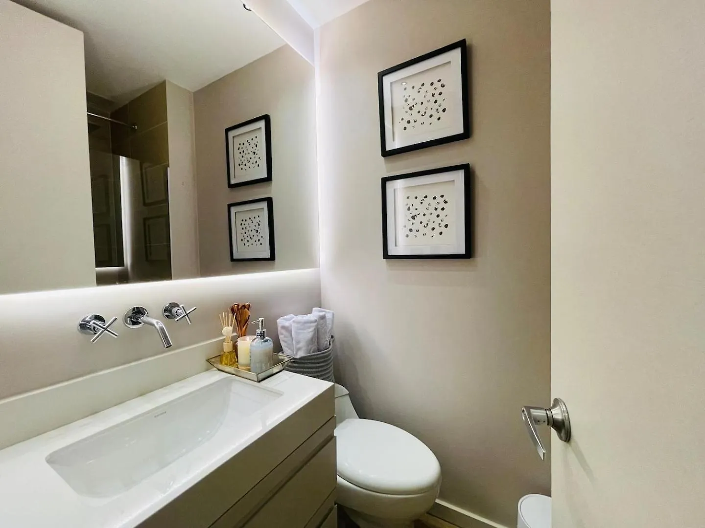 17Th Floor 2 Bedrooms Ac Plus Pool & Gym 1704 Medellin Apartment