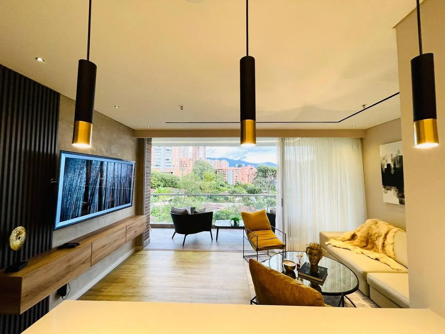 Apartment 17Th Floor 2 Bedrooms Ac Plus Pool & Gym 1704 Medellin