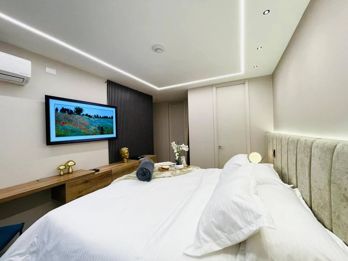 17Th Floor 2 Bedrooms Ac Plus Pool & Gym 1704 Medellin 0*,  Colombia