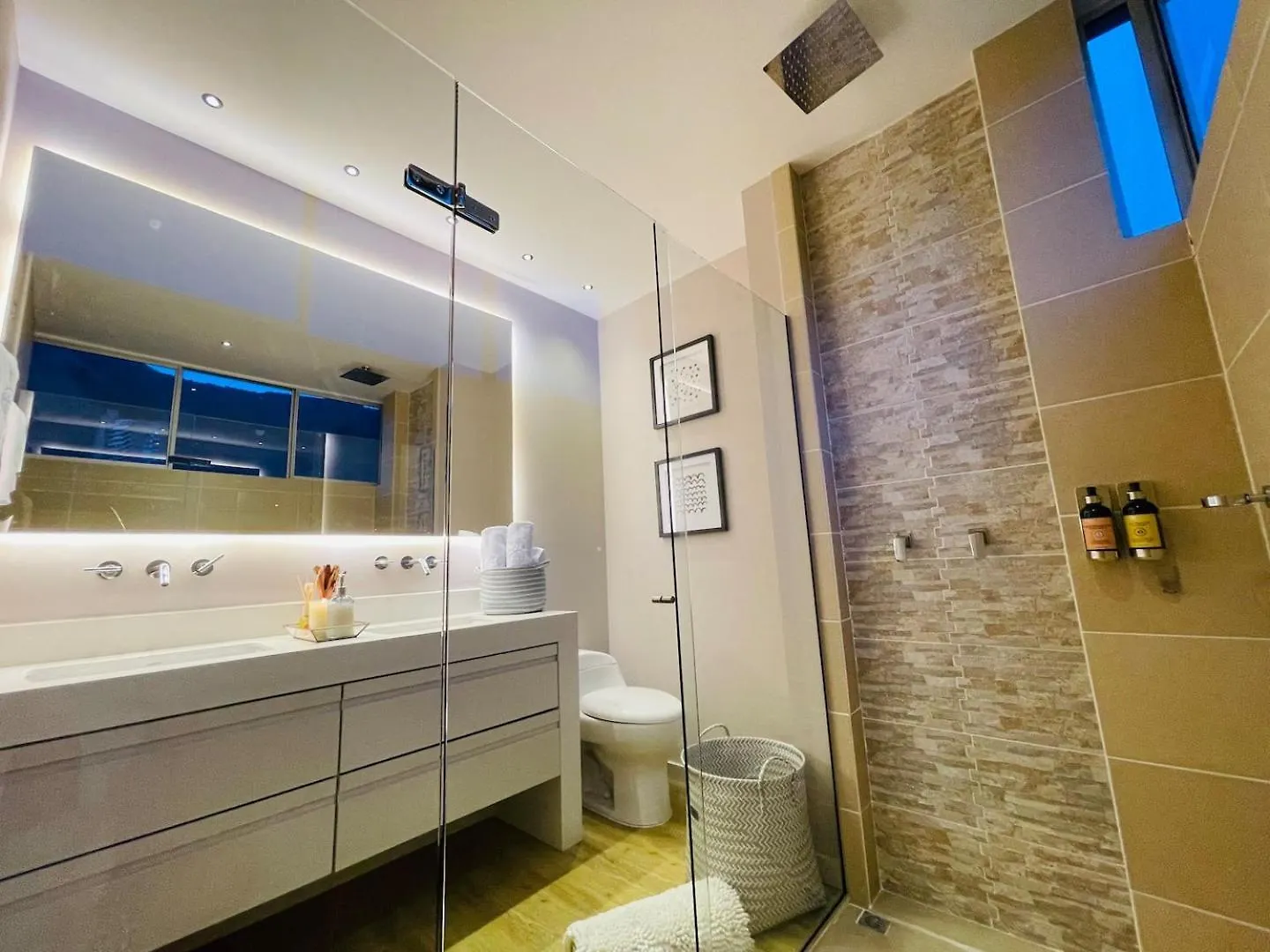 Apartment 17Th Floor 2 Bedrooms Ac Plus Pool & Gym 1704 Medellin