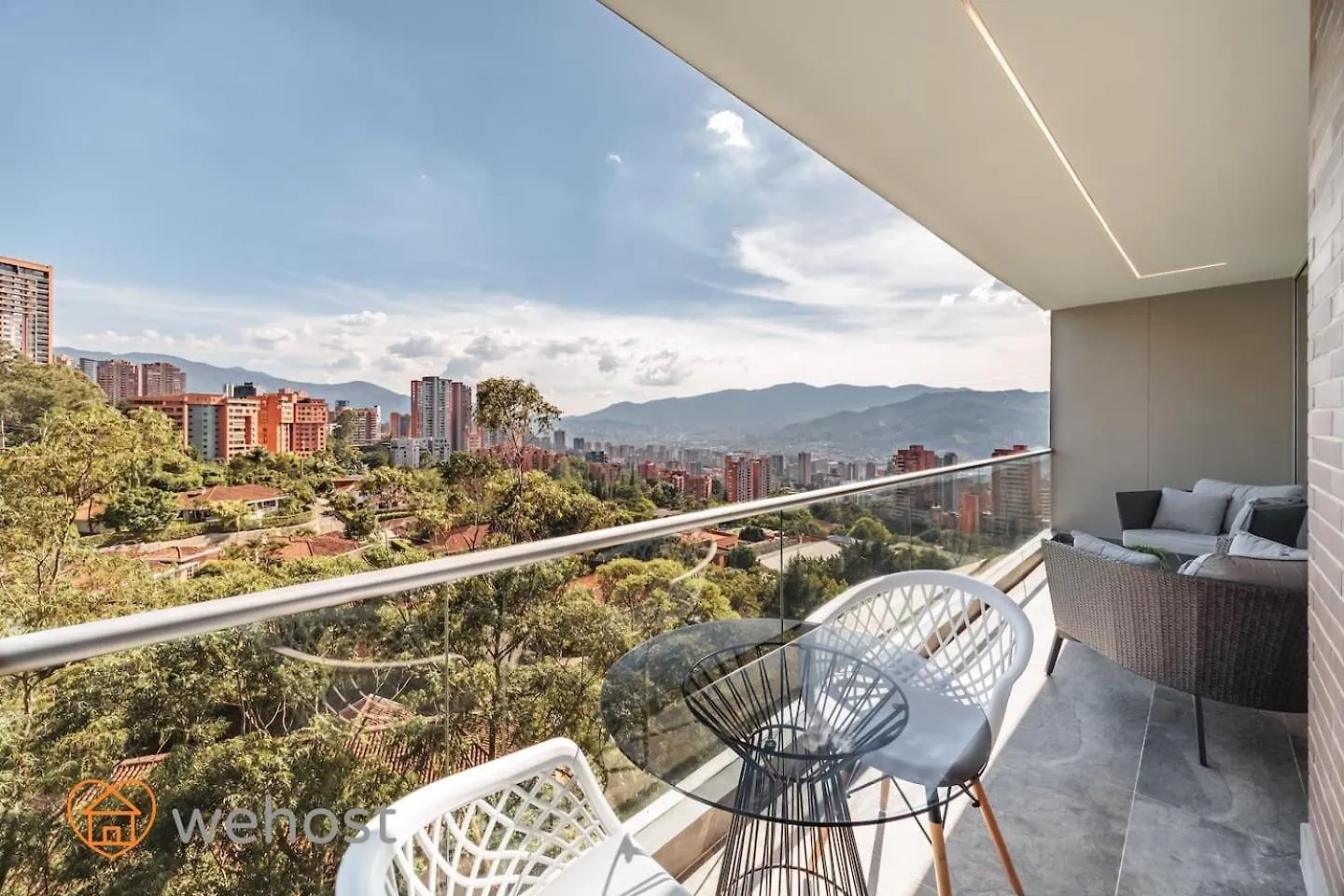 17Th Floor 2 Bedrooms Ac Plus Pool & Gym 1704 Medellin