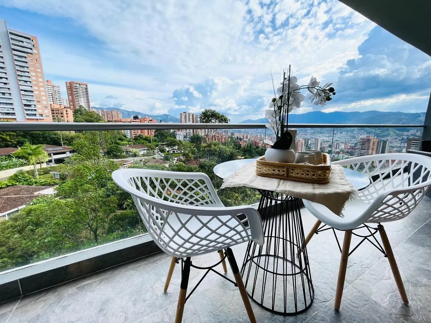 17Th Floor 2 Bedrooms Ac Plus Pool & Gym 1704 Medellin Apartment