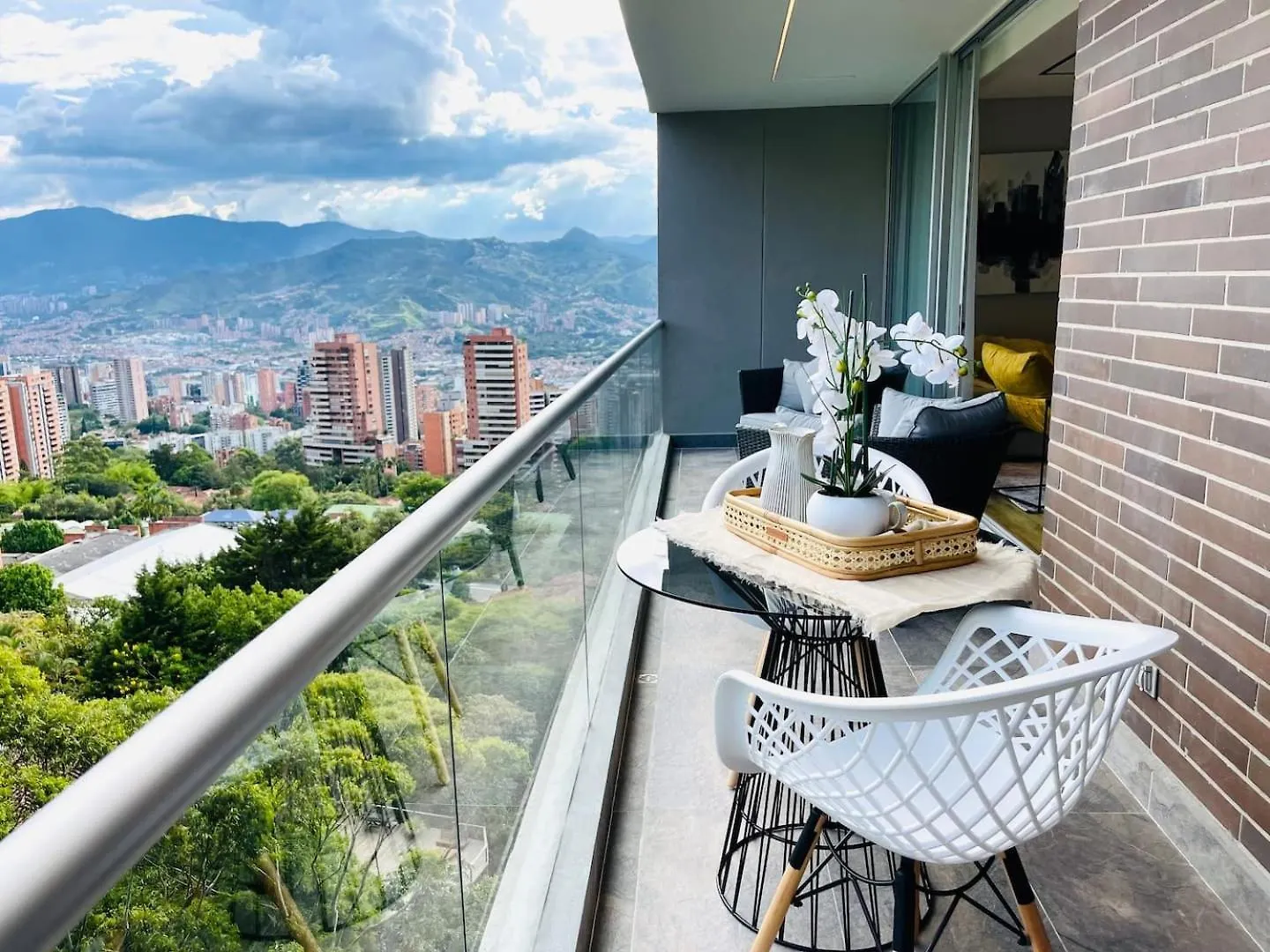 Apartment 17Th Floor 2 Bedrooms Ac Plus Pool & Gym 1704 Medellin